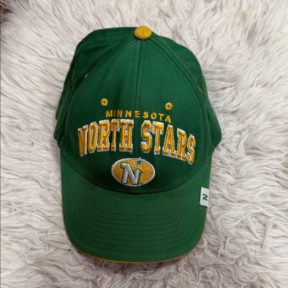 VINTAGE Minnesota Northstars NHL
Hockey STRAPBACK CAP. ZEPHYR